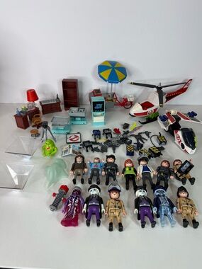 Playmobil Ghostbusters Slimer's Hot Dog Stand Firehouse And Accessories HUGE Lot